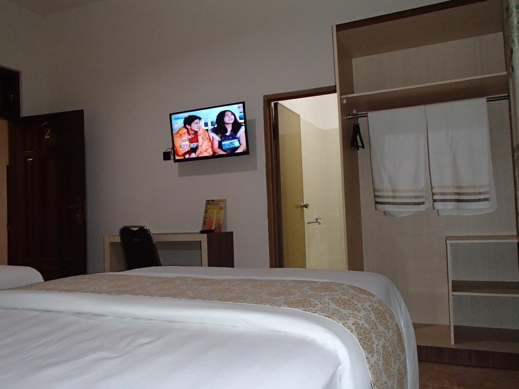 Shakila Guest House Malang Room photo