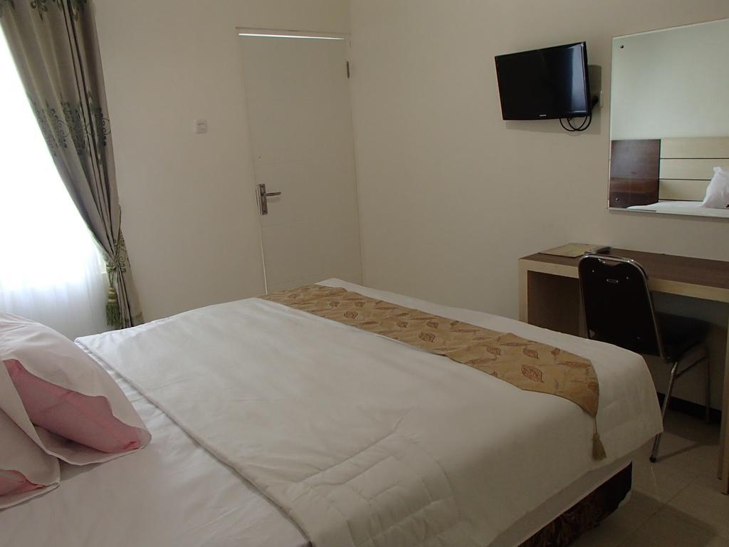 Shakila Guest House Malang Room photo