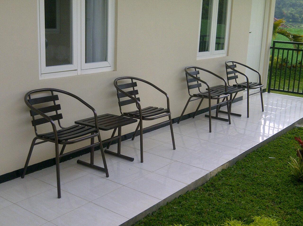 Shakila Guest House Malang Exterior photo